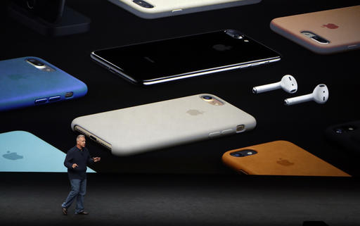 Apple's Phil Schiller delivers presentation on iPhone 7