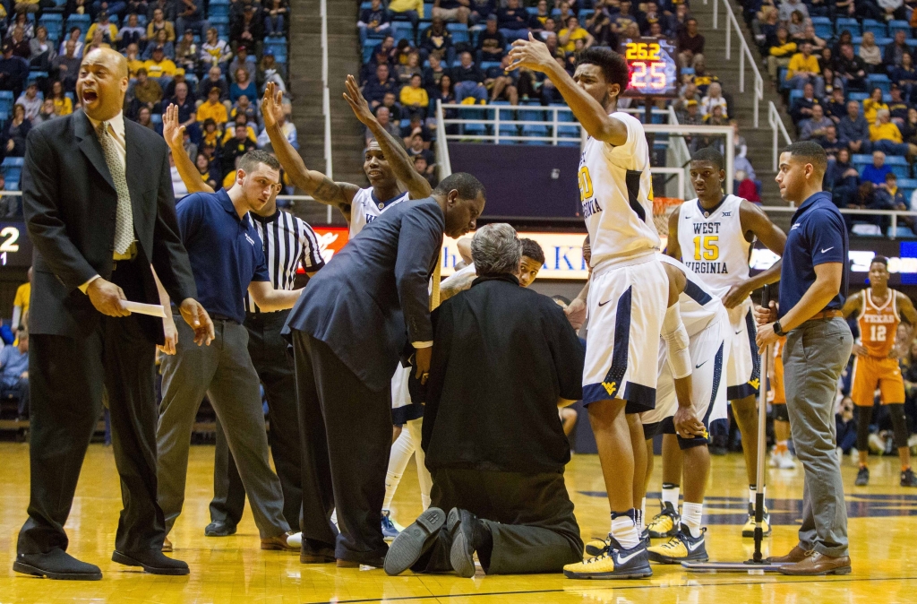 Bob Huggins Collapsed After His Defibrillator Went Off He Kept Coaching