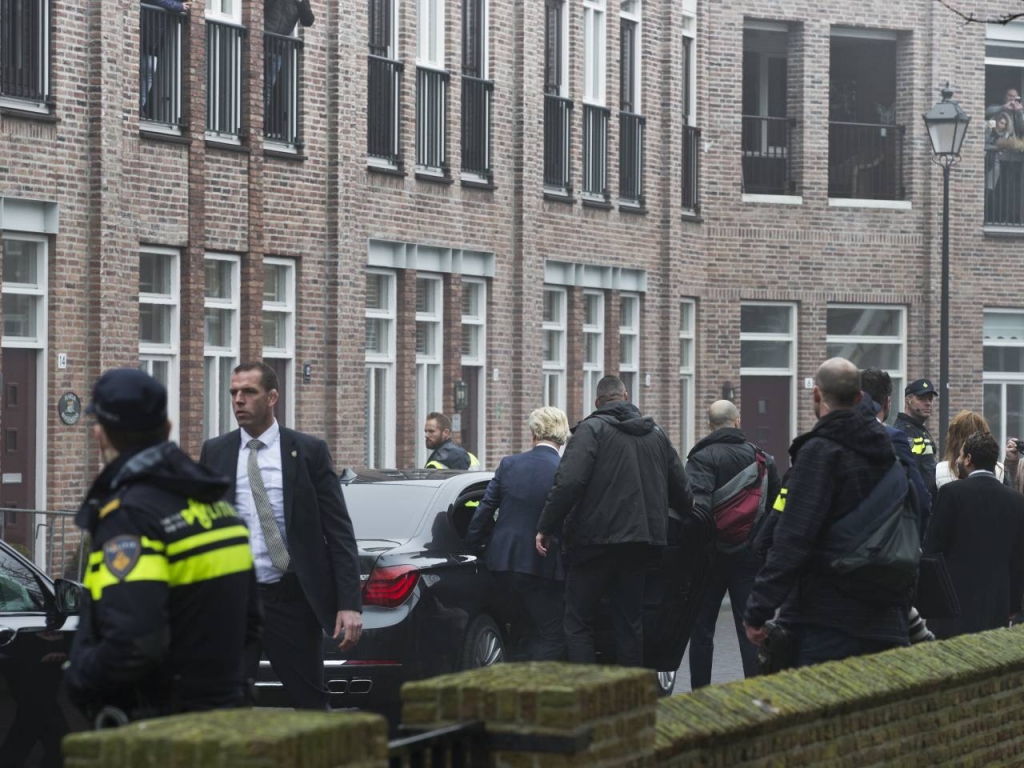 Dutch security officer held for suspected data leak