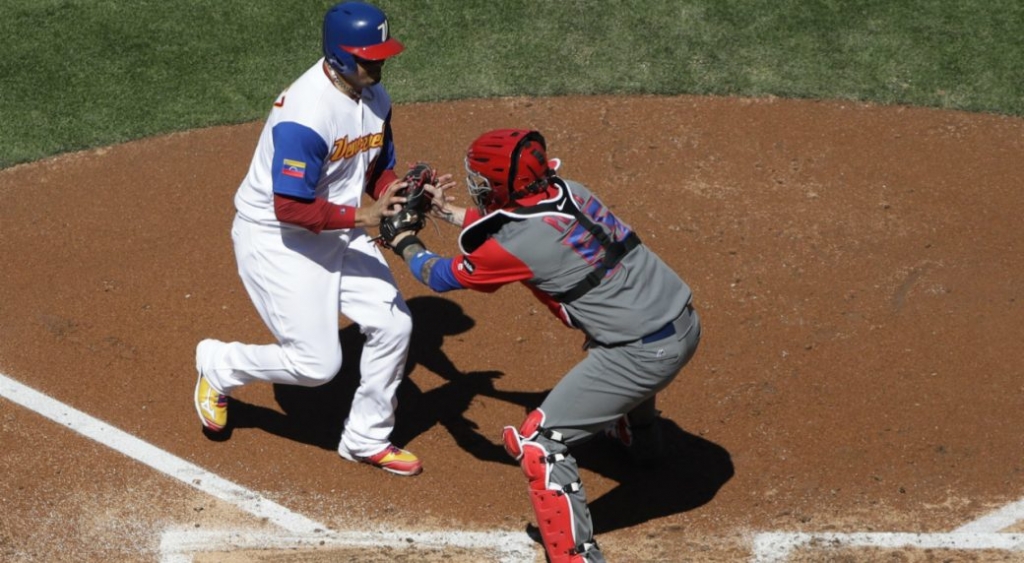 Cubs' Javier Baez leads Puerto Rico to WBC semifinals