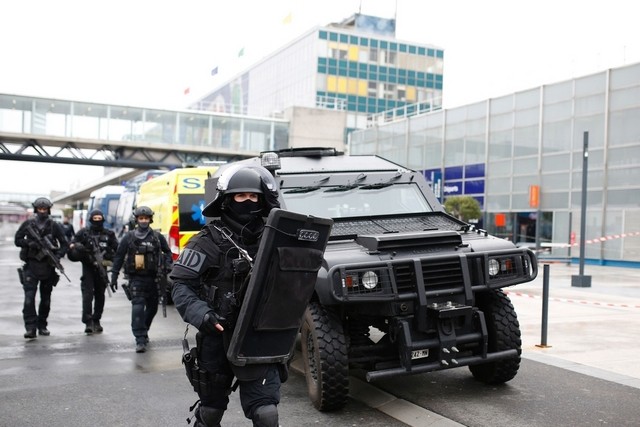 People are going to die’ man shot at Paris airport told troops