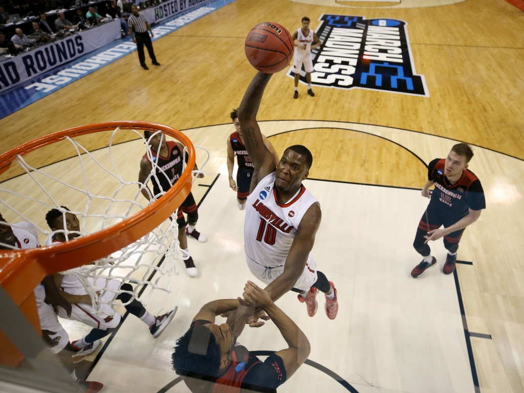 Louisville's Jaylen Johnson shoots the ball against Jacksonville State during the first round of the NCAA tournament at Bankers Life Fieldhouse