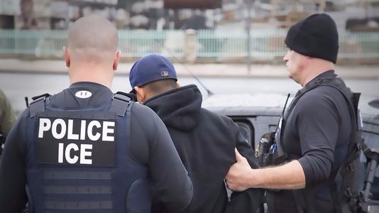 ICE detains 26 offenders reporting for community service in Fort Worth