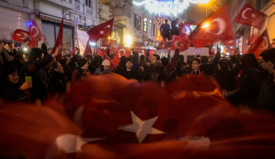 Dutch Turkish protests riot