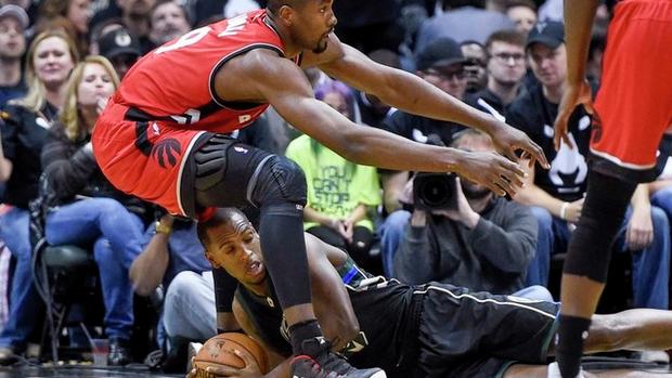 NBA Playoffs: Toronto Raptors at Milwaukee Bucks Game 3