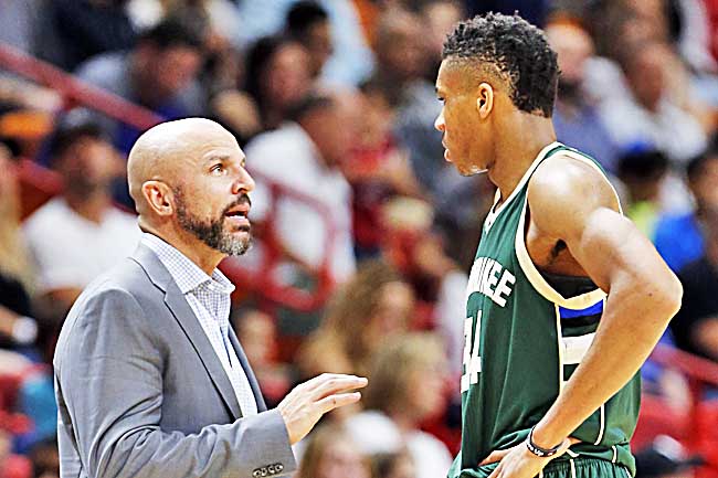 Milwaukee Bucks coach Jason Kidd talks with forward Giannis Antetokounmpo.- AP