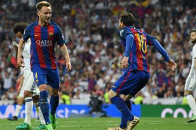 Lionel Messi wins El Clasico for Barcelona in stoppage time