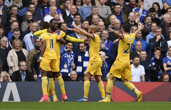 Premier League results Crystal Palace defeat Chelsea Leicester City defeat Stoke City Manchester United draw to West Brom Premier League Jose Mourinho Tottenham