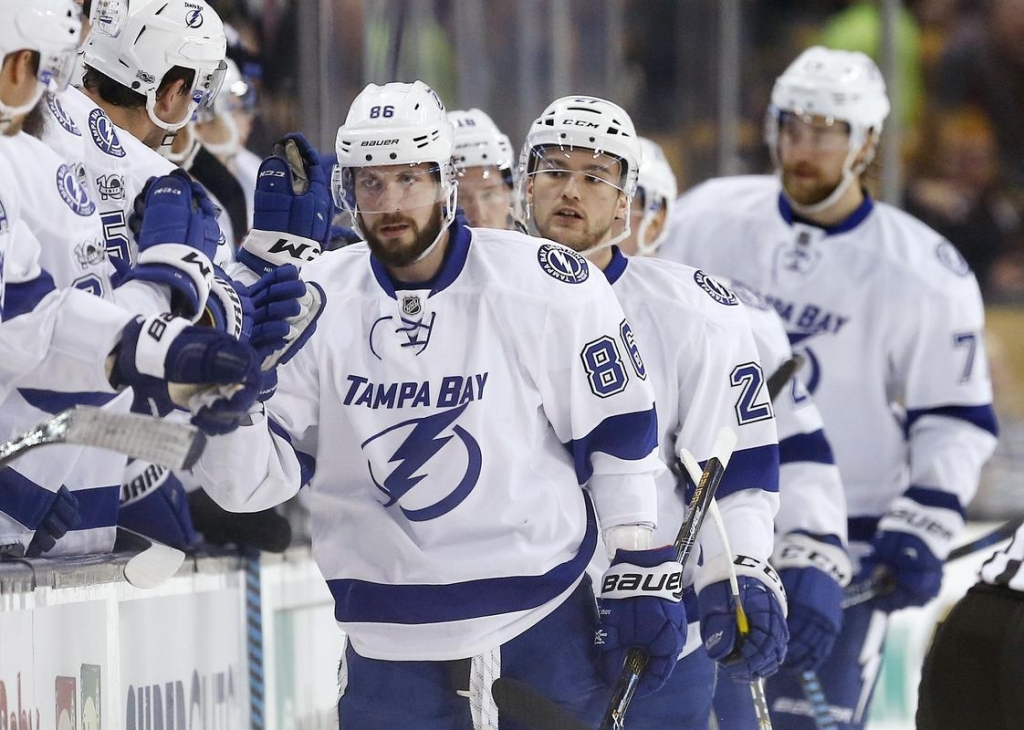 Point scores twice, Lightning stay alive with win over Leafs