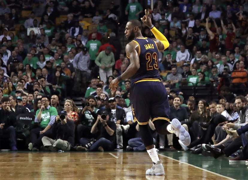 LeBron James passes Michael Jordan, Cavs back in Finals with 135-102 win