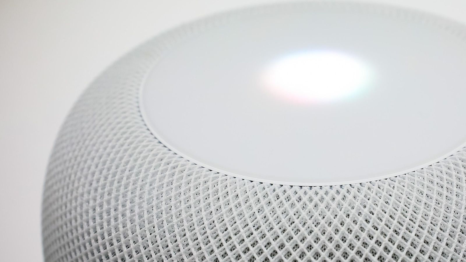 Apple HomePod a first listen   Apple's sound system from what we can hear so far versus Amazon Echo and Sonos.          
    James Martin  CNET