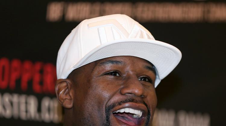 Mayweather to fight UFC star McGregor in August