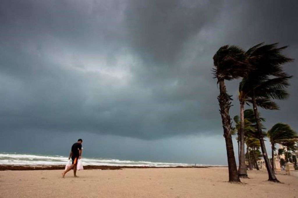 Hurricane warnings in northern Leeward Islands as Jose looms