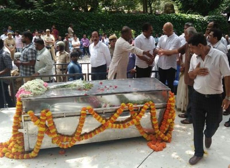 Gauri Lankesh murder Karnataka CM pays his respects