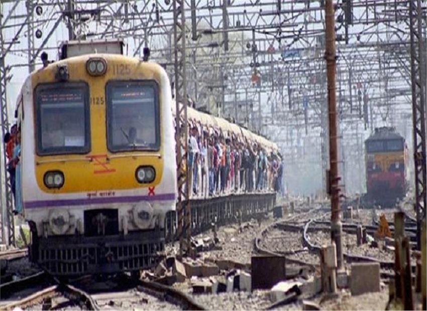 Mumbai Elphinstone station foot over bridge stampede injures 20 and atleast 15 dead