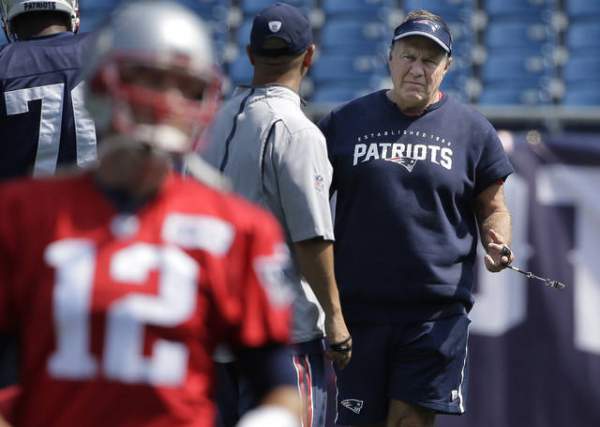 Bill Belichick bristles when asked about future of Tom Brady, Jimmy Garoppolo