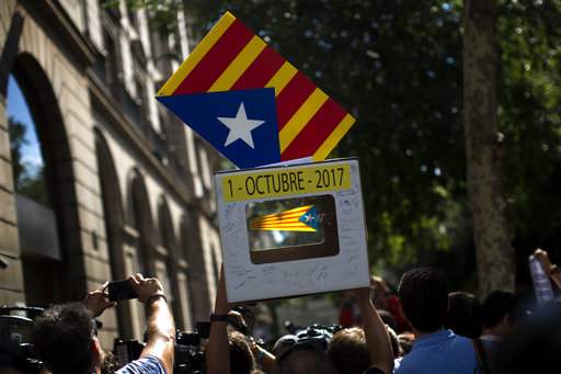 Catalan mayors exercise right to remain silent in referendum questioning