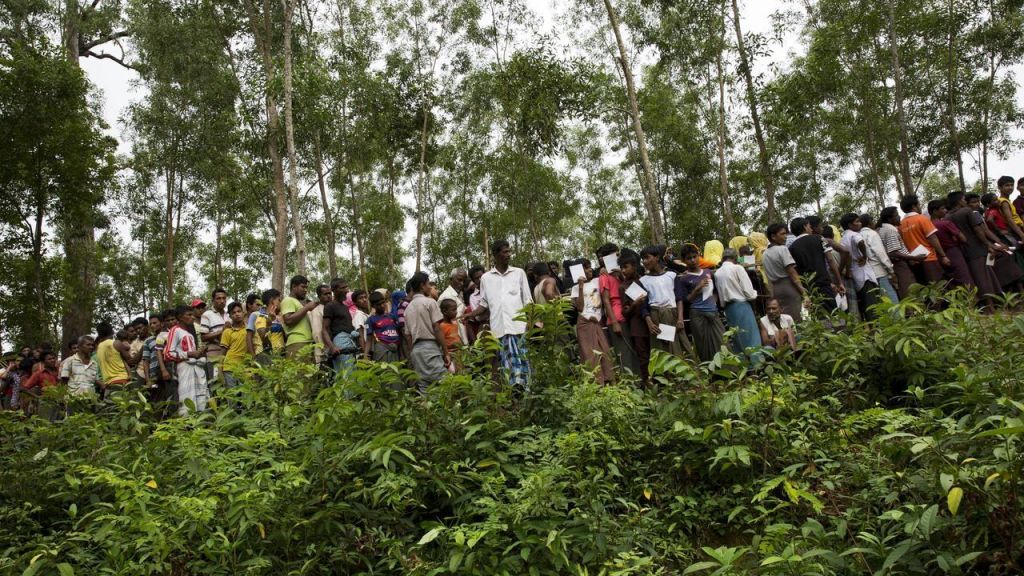 The US has called on Myanmar to take action to stop the violence in Rakhine state