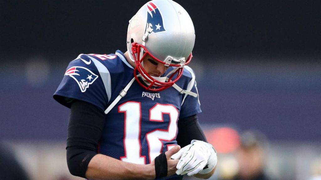 Report Patriots QB Brady has stitches removed from hand