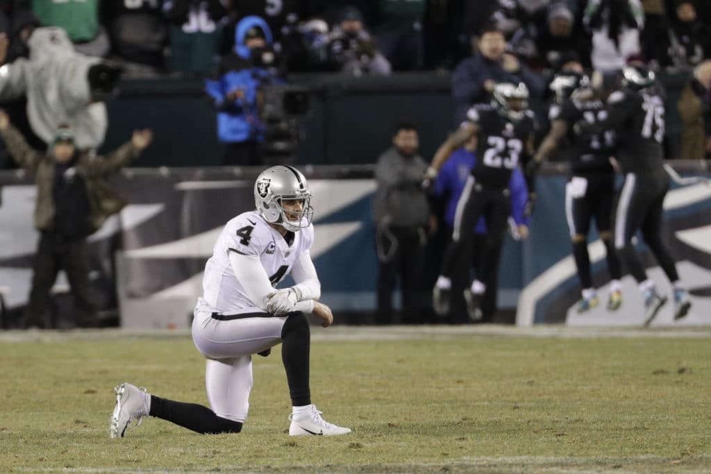 Derek Carr and the Raiders stumble and stall one more time in this lost season