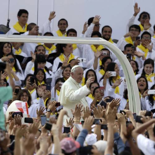 This Couple Were On The Same Flight As Pope Francis So They Asked Him To Marry Them!