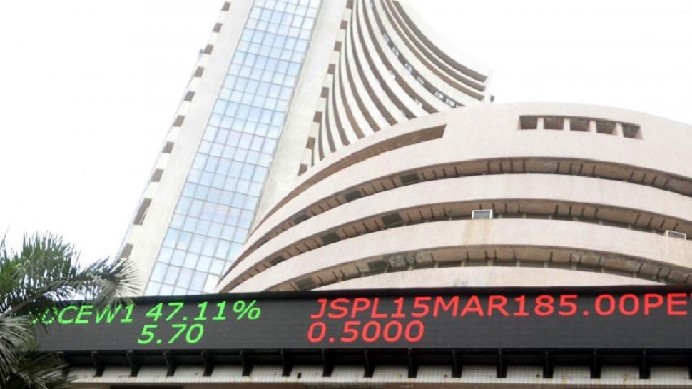 Sensex sinks 561 points Nifty fails to regain 10,500 mark