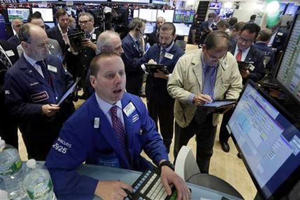 Dow plunges 1175 points in worst day for stocks since 2011