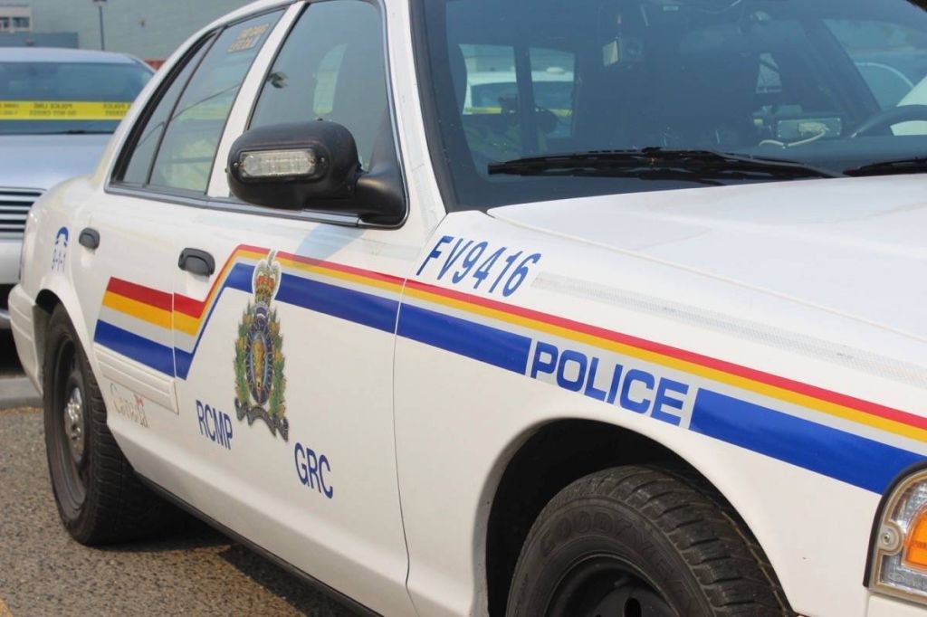 Man with knife arrested without incident     The weekly police report for the South Cariboo area     Max WinkelmanApr. 10 2018 12:00