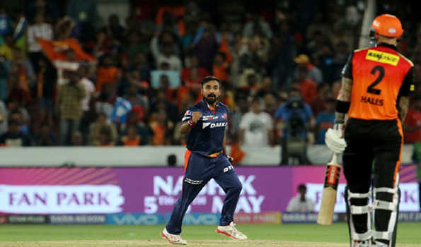 Sunrisers Hyderabad beat Delhi Daredevils by seven wickets