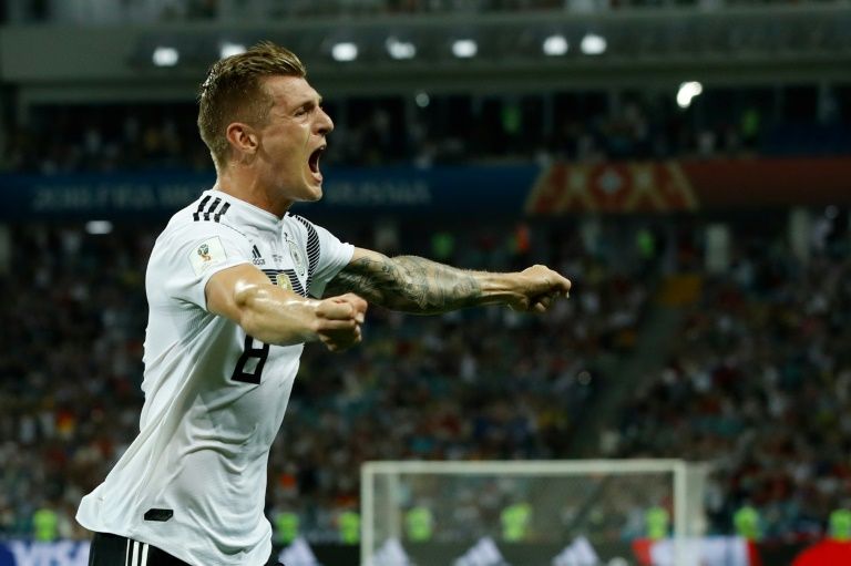 Kroos hits stoppage-time stunner to keep Germany's World Cup alive