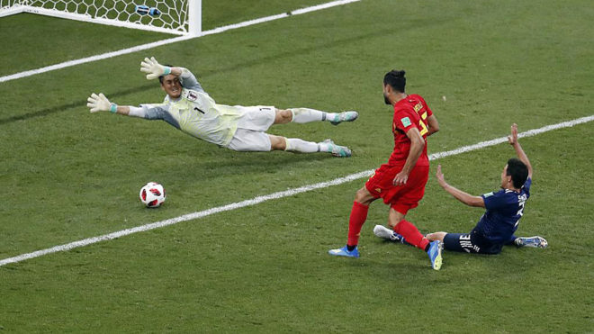 Chadli of Belgium scores the 3-2 during the match between Belgium and