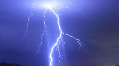 Man survives after two consecutive lightning on him