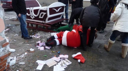 Santa with one helper sent to hospital after a drink drive accident