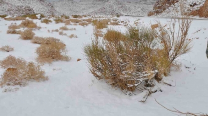 This is called snow action, Saudi man jumps over the snow