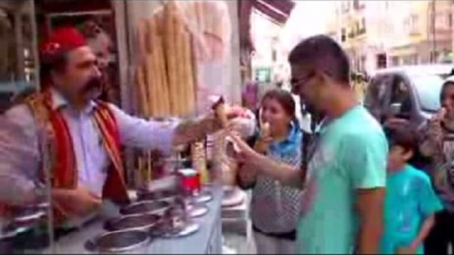 Watch the coolest ice cream vendor who attracts customer by his amazing tricks