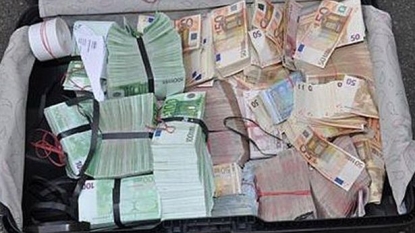 A robber stole £3 million to distribute among needy