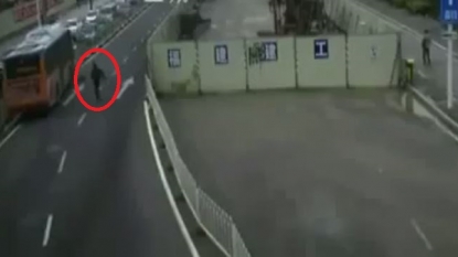 Man chased an out of control bus and stopped it before any major accident