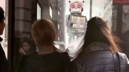 Commuters shocked by seeing giant robot and Bengal tiger at bus stop