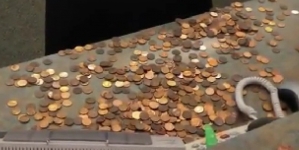 Driver paid fine of £25 in very unique manner by paying 2500 pennies