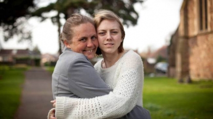 Facebook reunites a mother and her daughter after 20 years