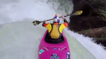 Stuntman jumped with kayak from 60ft waterfall with GoPro camera