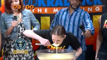 Mom stood with a new world record after eating 12lbs pudding in just 3 minutes