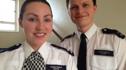 Police officers saved a lady in a heroic act after she jumped into a canal