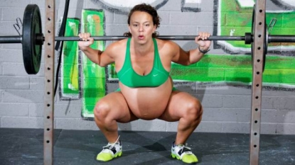 Bodybuilder woman did weight lifting few hours before giving birth