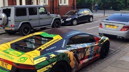 Footballer colored his car according to World Cup theme