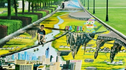 A Chinese artist came up with the world’s largest street painting