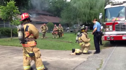 Fireman proposed his girl for wedding in fake fire stunt