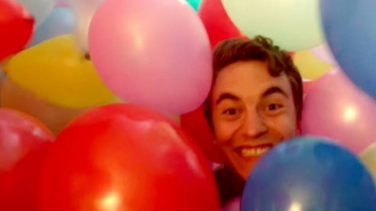 Group of Friends filled the entire room of their one mate with balloons in his absence