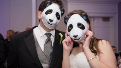 Panda refused the invitation of couple for their marriage