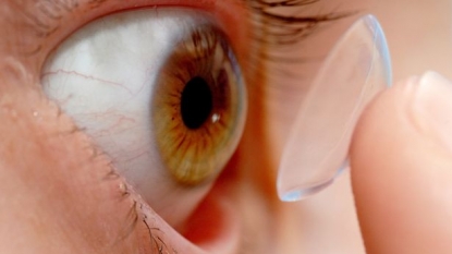 Girl failed to clean her contact lenses in last six month, now left blinded